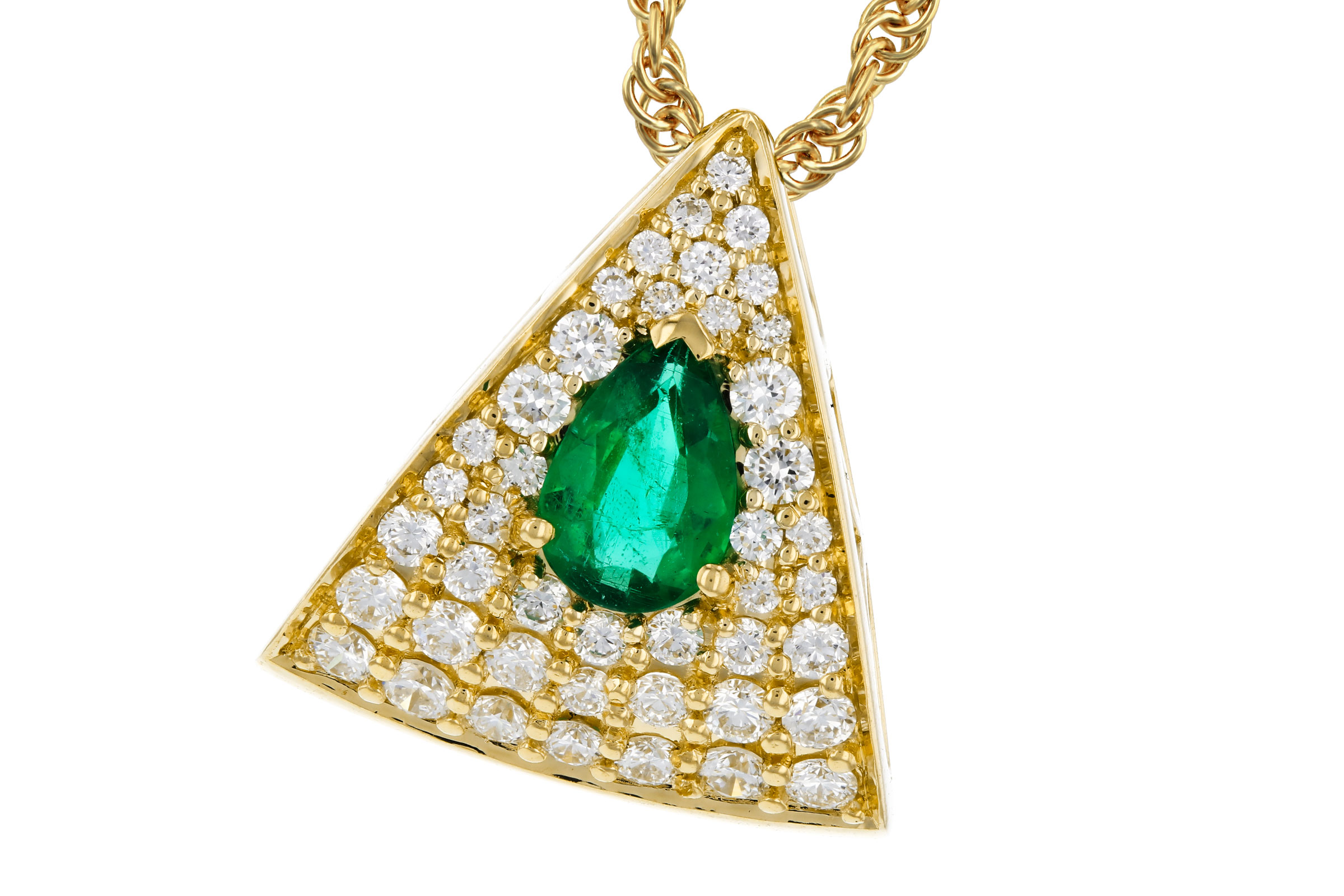 E303-47343: NECKLACE .26 EMERALD .60 TGW (6x4MM EM)