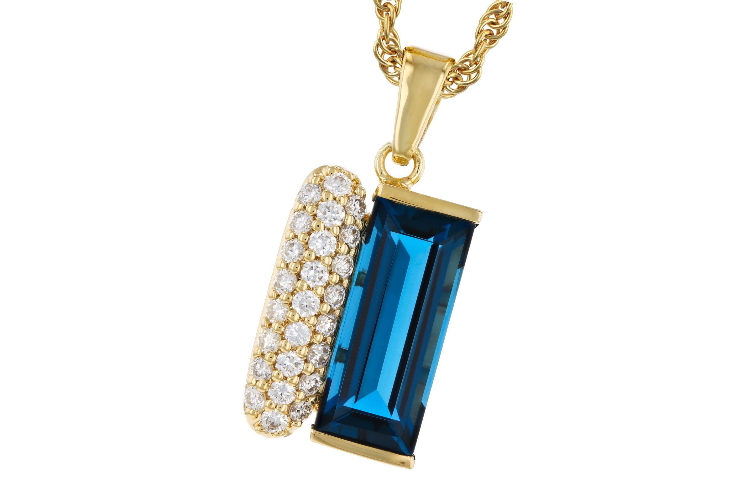 K303-47306: NECK 2.67 LONDON BLUE TOPAZ 2.92 TGW (12x5MM BT)